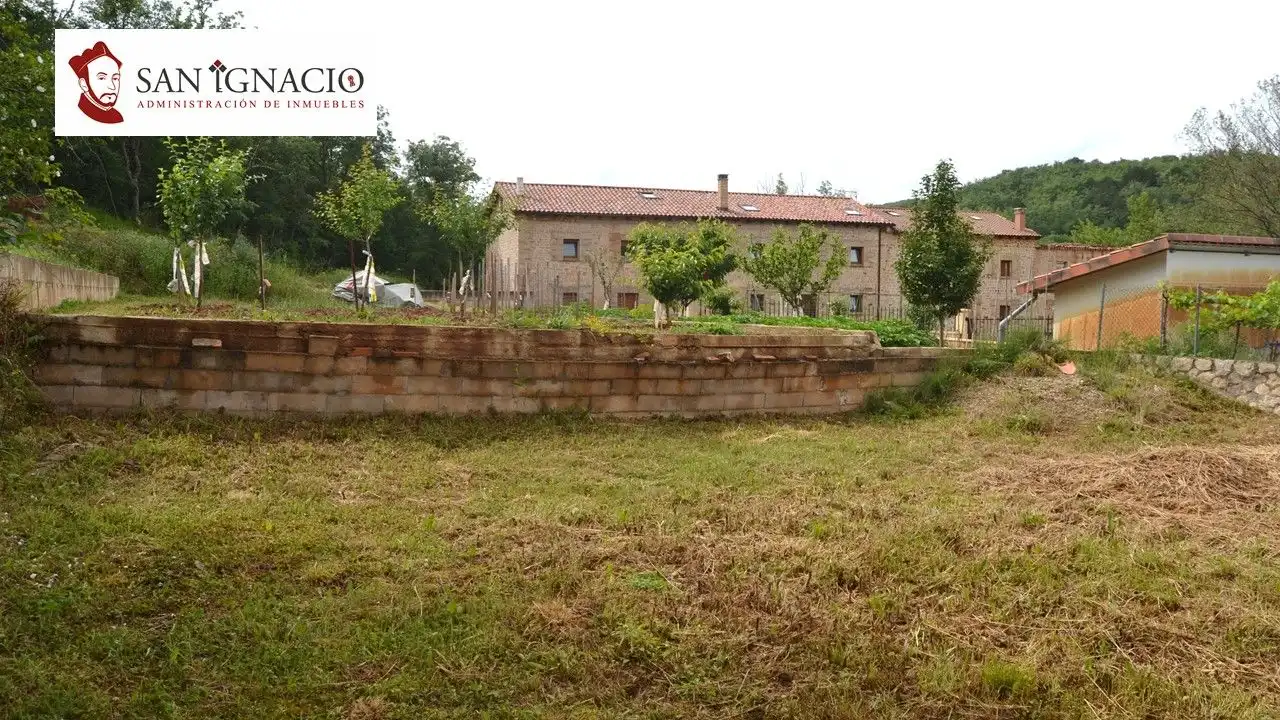 Casa adosada en venta en Valle de Zamanzas con Jardín privado