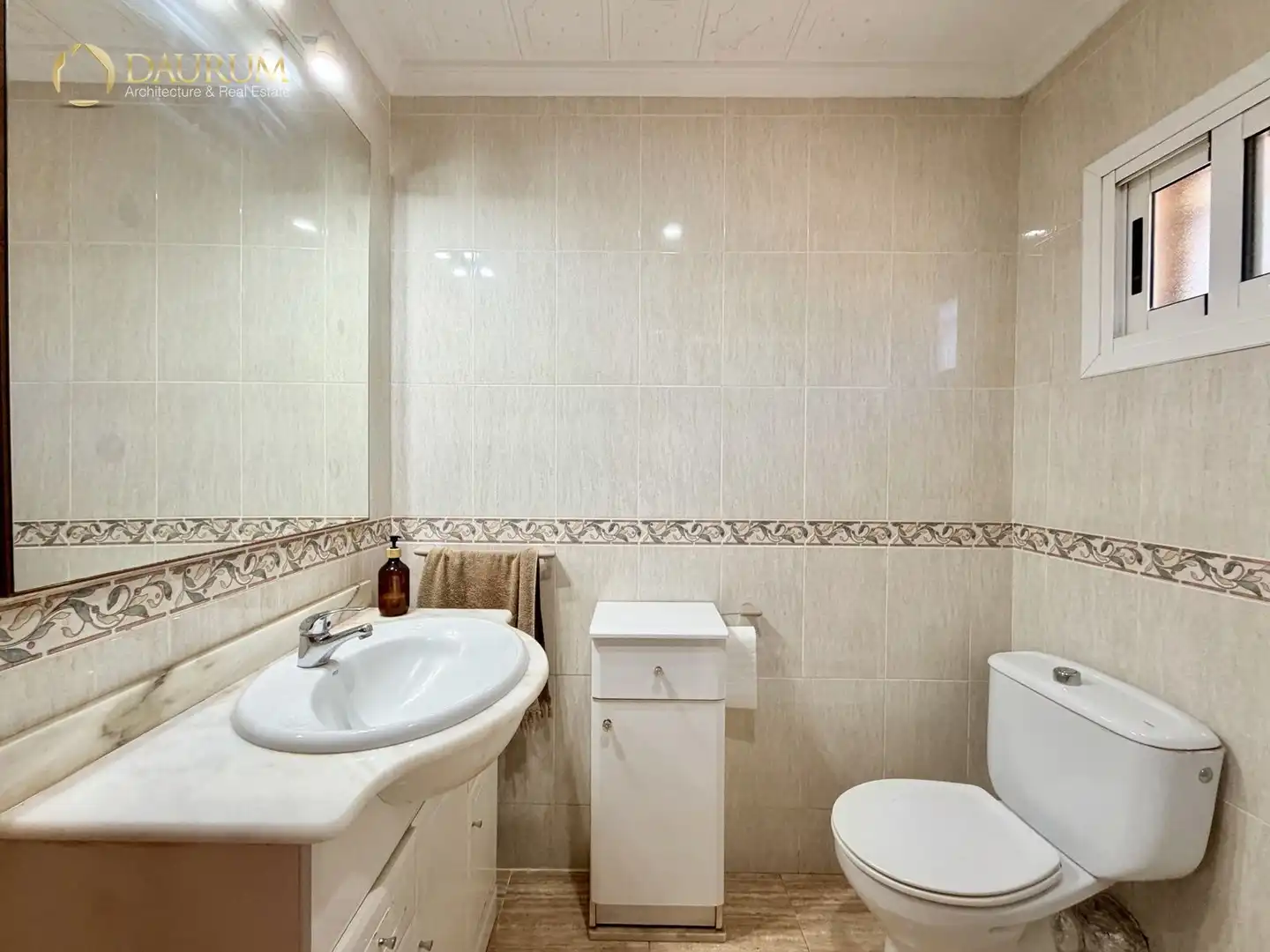 Bathroom of Houses for sale in Carlet, Valencia