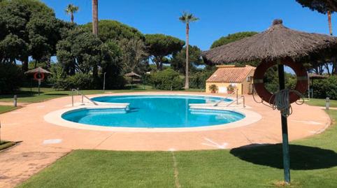 Foto 3 de Casa adosada en venta en Avenida Octavio Augusto, 24, Novo Sancti Petri, Cádiz