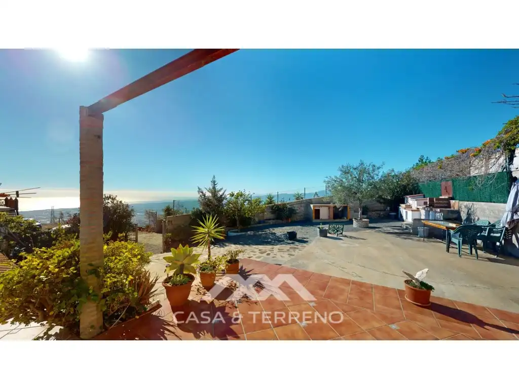 Jardí de Casa o xalet en venda en Arenas amb Aire condicionat, Jardí privat i Terrassa