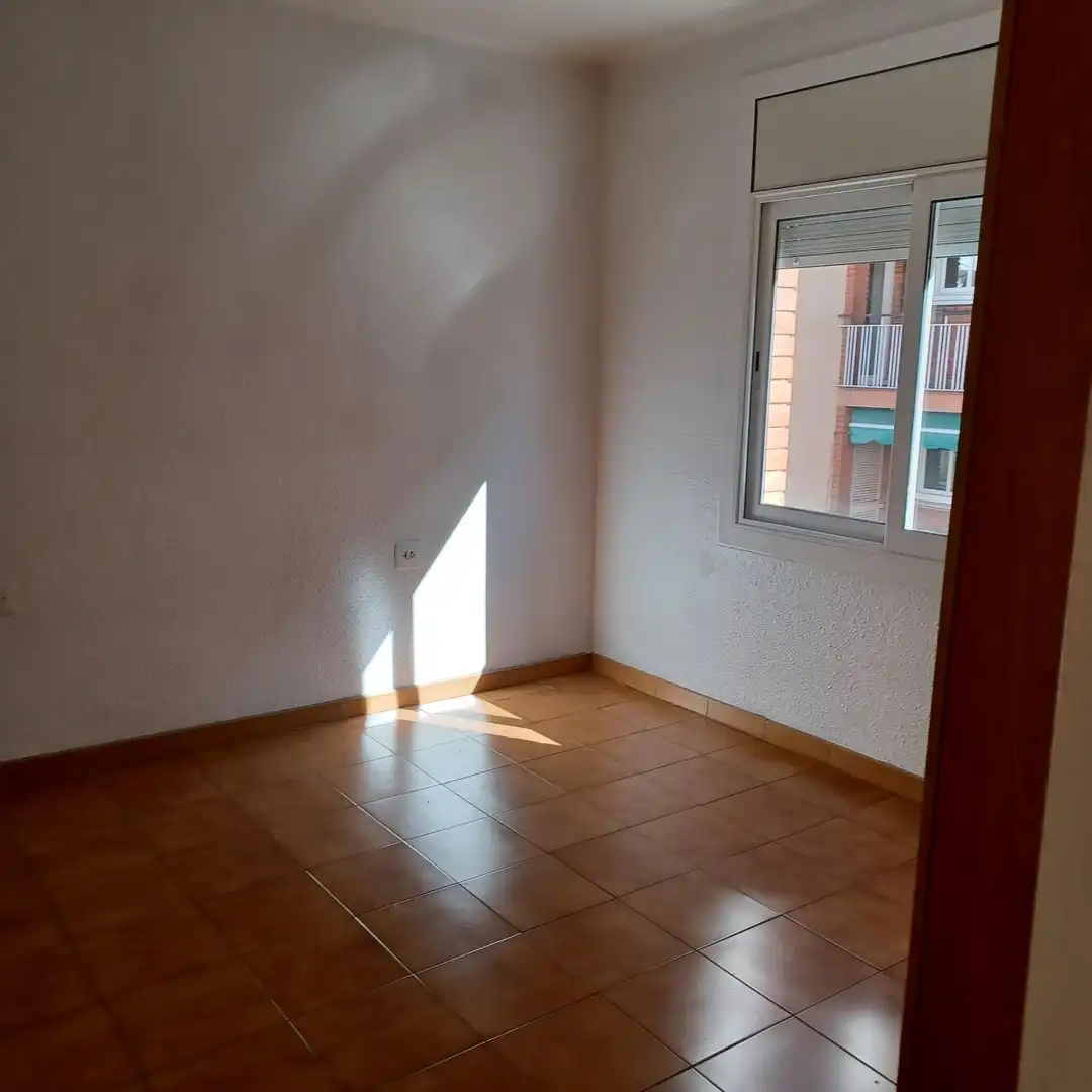 Habitación de Piso en venta en Terrassa con Terraza y Balcón