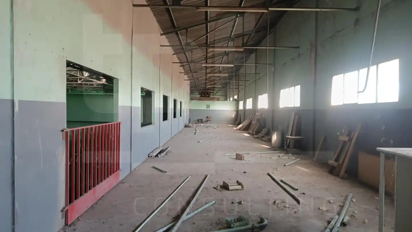 Nau industrial en venda en Chiva