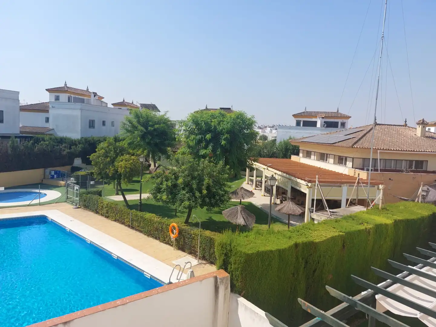 Jardí de Casa adosada en venda en Gines amb Aire condicionat, Jardí privat i Terrassa