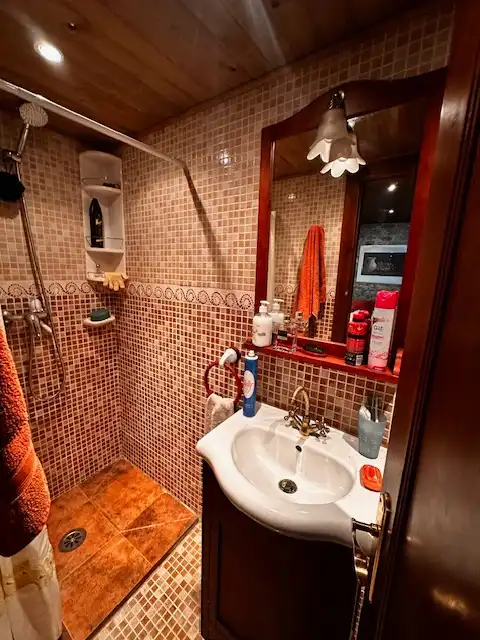 Baño de Casa adosada en venta en Candamo con Calefacción, Jardín privado y Terraza