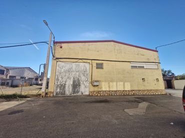 Nave industrielle à vendre à Quel
