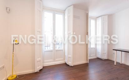 Bedroom of Apartment for sale in  Madrid Capital  with Air Conditioner, Heating and Balcony