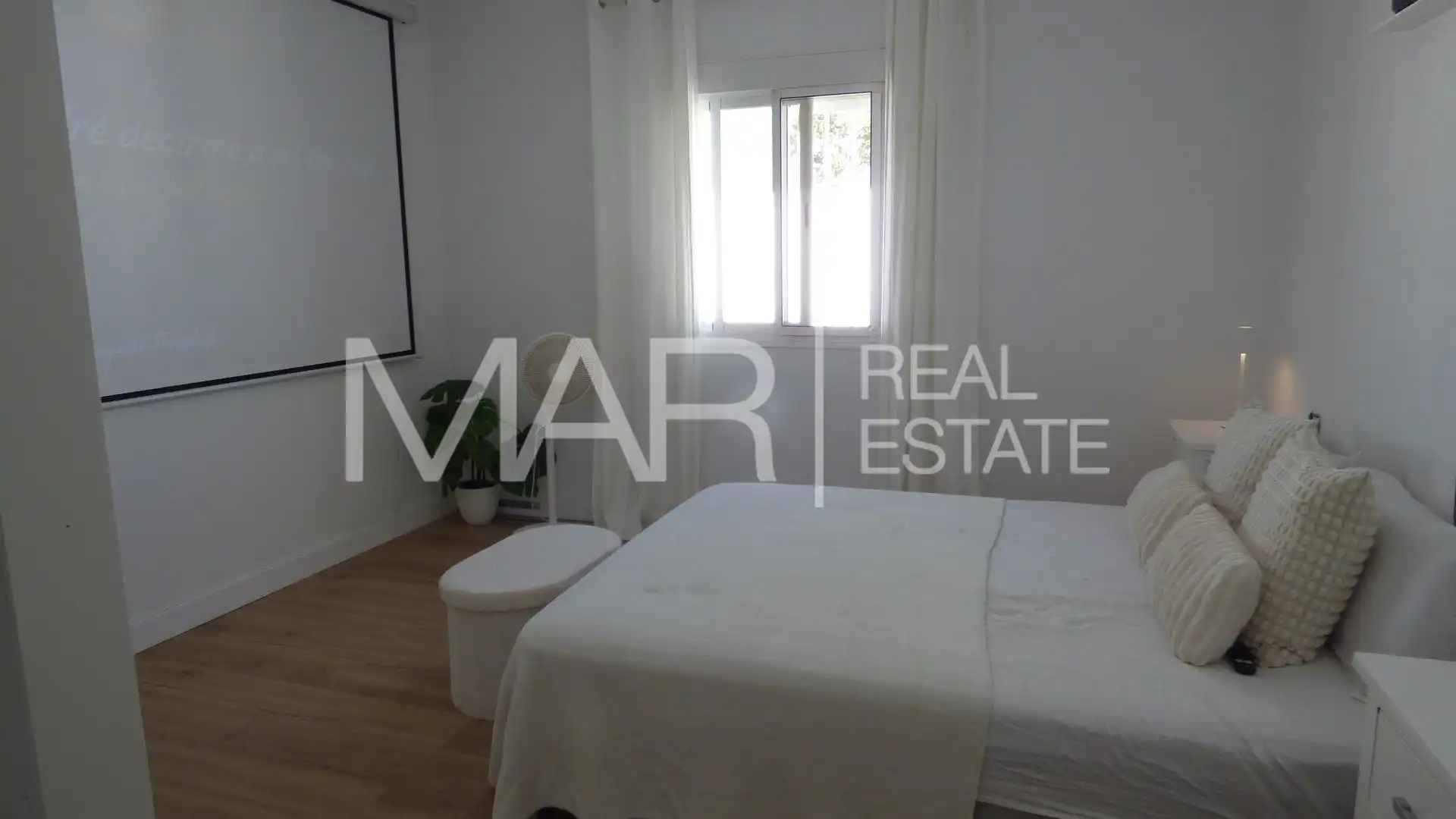 Bedroom of Houses for sale in Chiclana de la Frontera