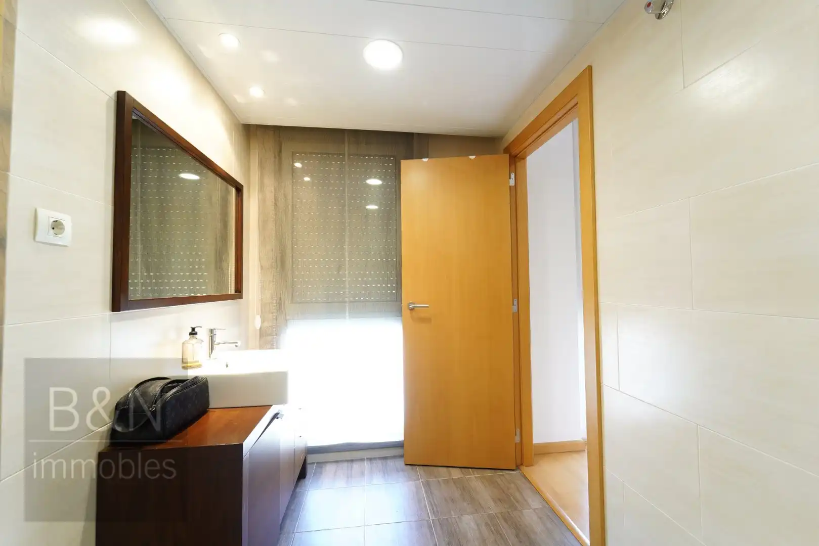 Baño de Piso en venta en Terrassa con Aire acondicionado, Calefacción y Piscina