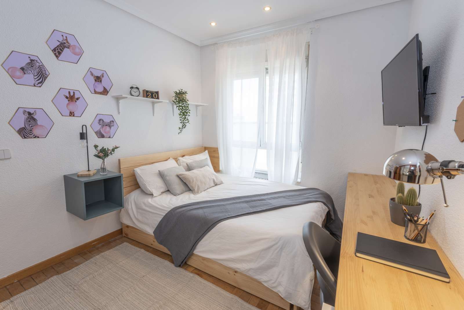 Bedroom of Flat to share in  Madrid Capital  with Air Conditioner and Terrace