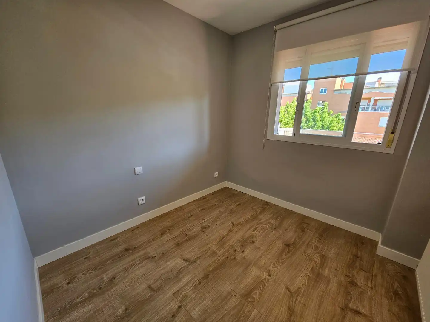 Schlafzimmer von Wohnung zur Miete in Las Rozas de Madrid mit Klimaanlage, Heizung und Privatgarten
