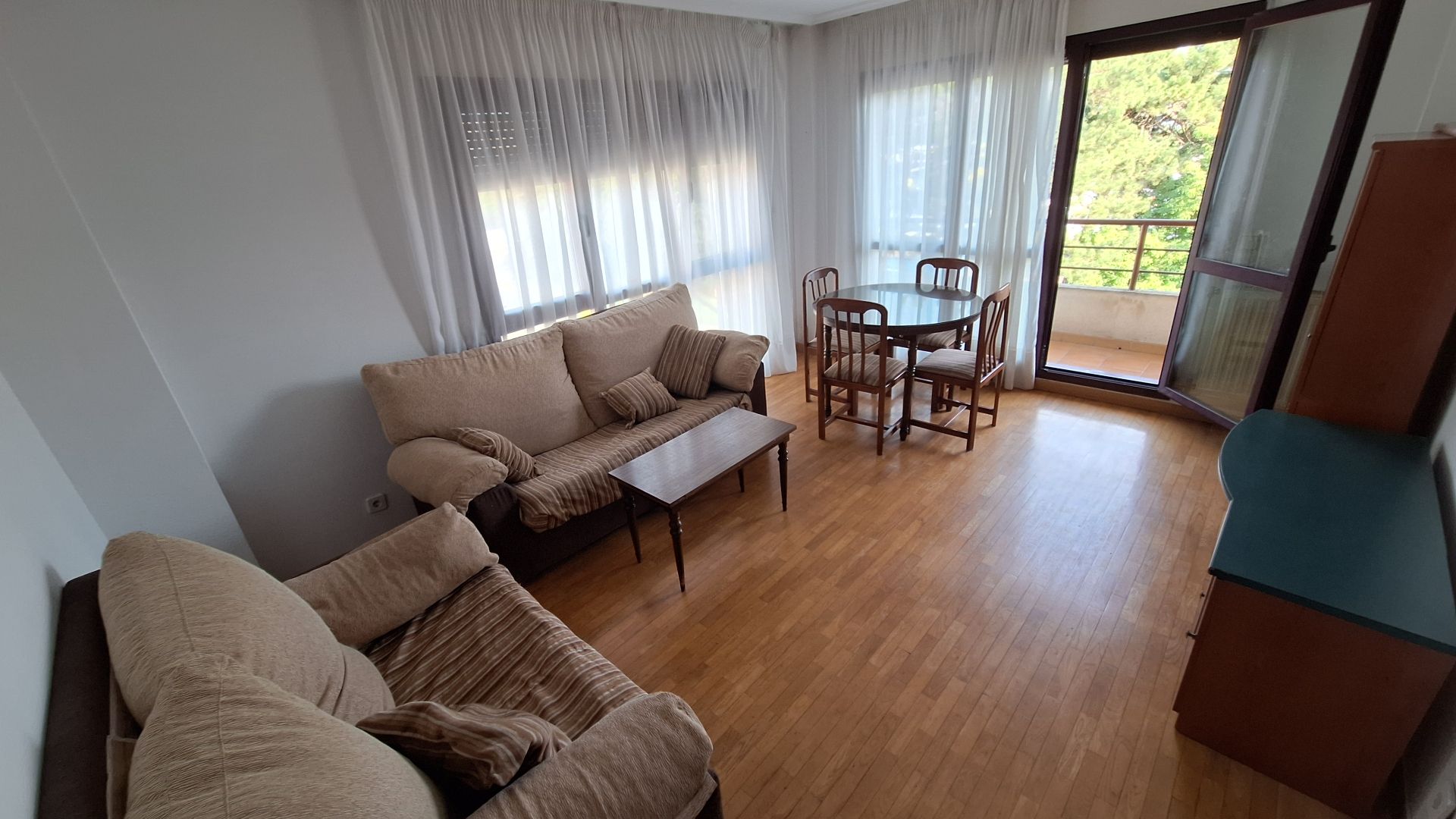 Sala d'estar de Pis en venda en Burgos Capital amb Terrassa, Traster i Moblat