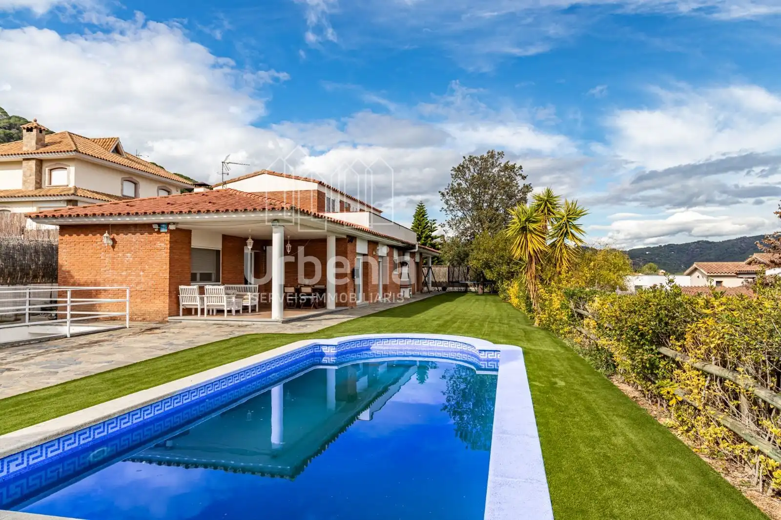 Vista exterior de Casa o chalet en venta en Argentona con Jardín privado, Trastero y Piscina