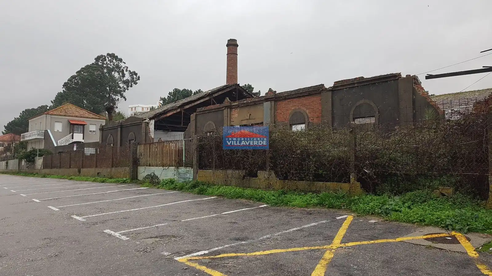 Außenansicht von Fabrikhallen zum Verkauf in Cangas 