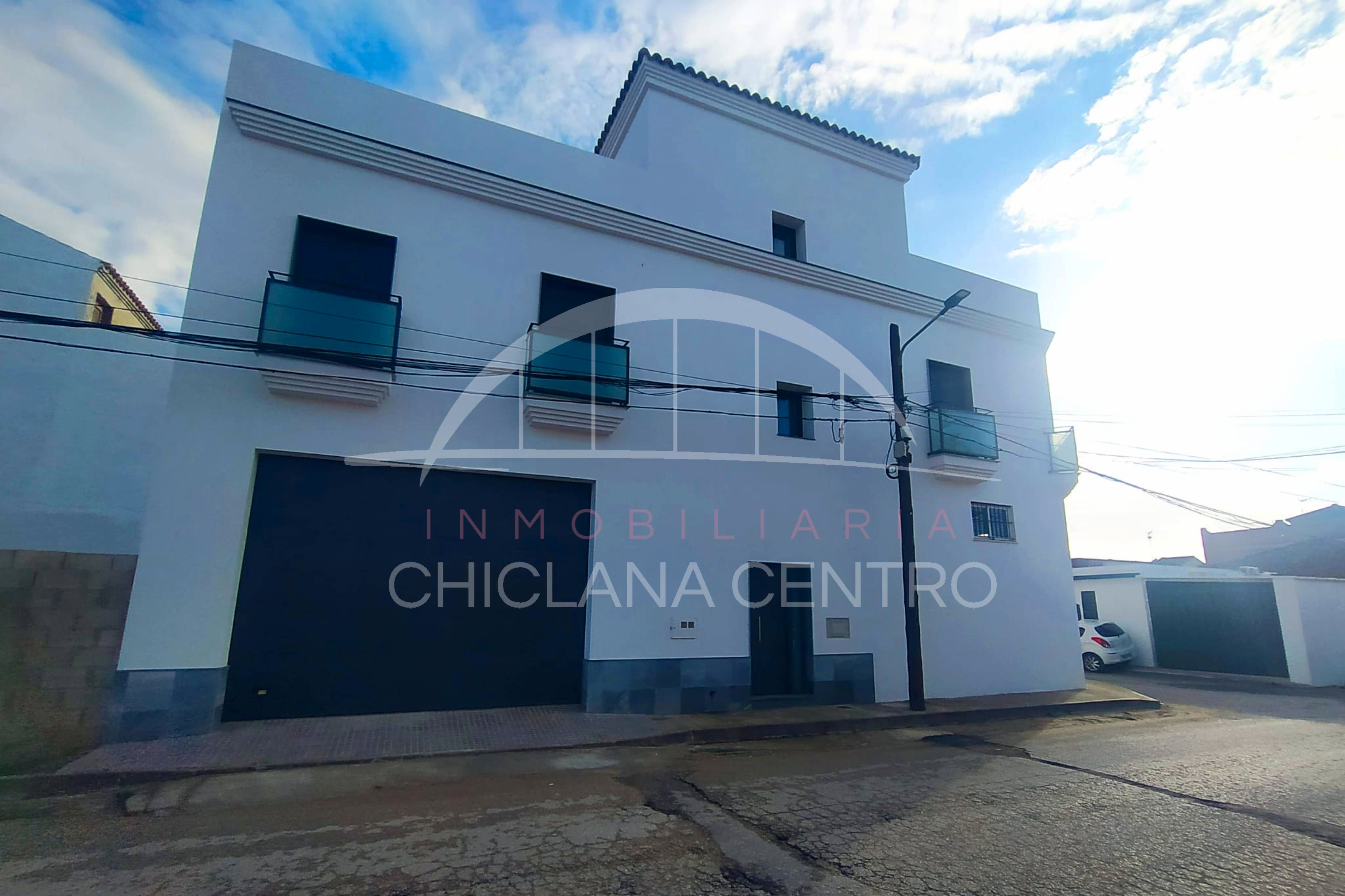 Exterior view of House or chalet for sale in Chiclana de la Frontera  with Terrace and Storage room