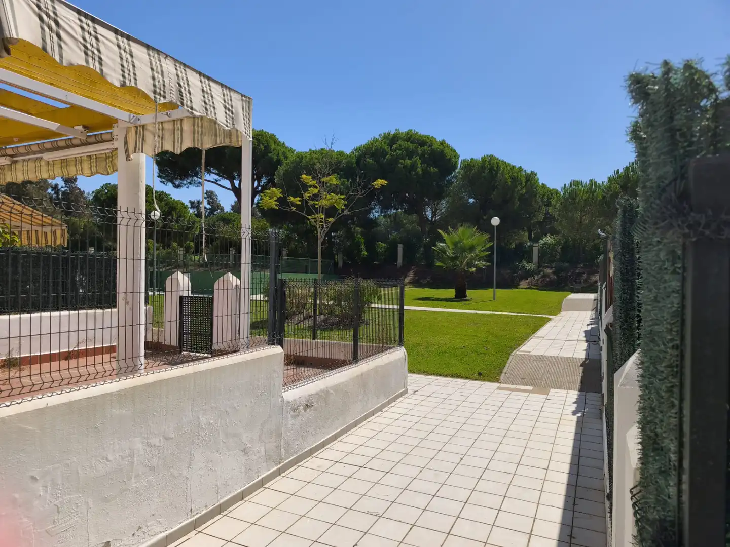Jardí de Casa adosada en venda en El Portil amb Terrassa, Moblat i Piscina comunitària
