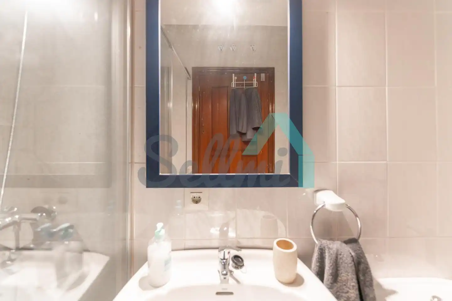 Badezimmer von Maisonette zur Miete in Oviedo  mit Heizung, Parkett und Terrasse