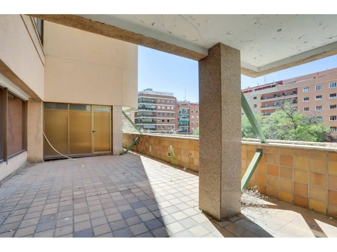 Terrace of Office for rent in Madrid  with Air Conditioner and Alarm