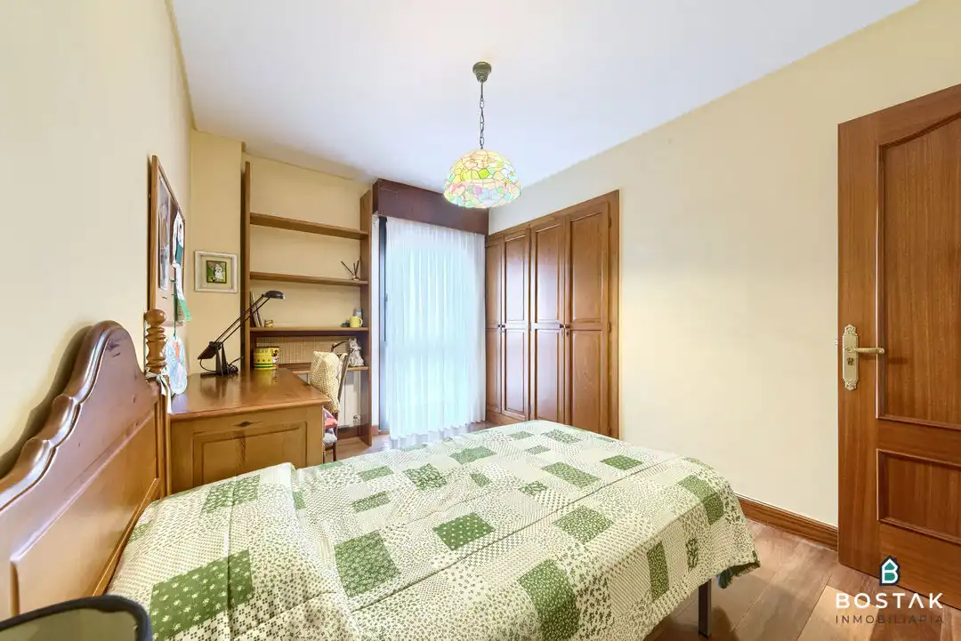 Habitación de Piso en venta en Bilbao  con Calefacción, Trastero y Amueblado