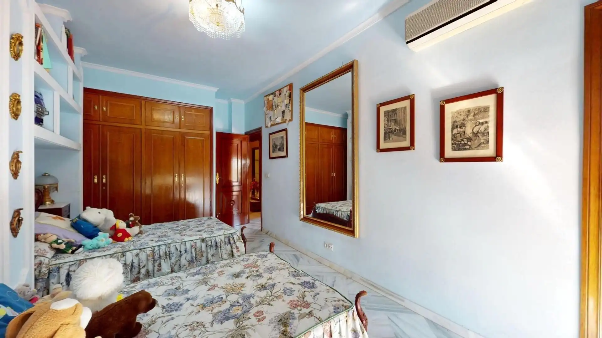 Dormitori de Casa o xalet en venda en Córdoba amb Aire condicionat, Calefacció i Jardí privat