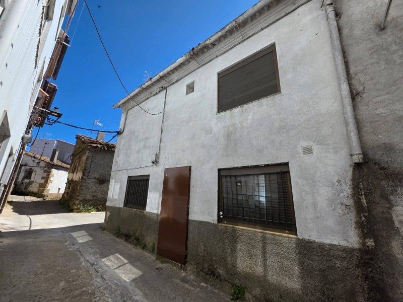 Exterior view of House or chalet for sale in Piornal  with Private garden