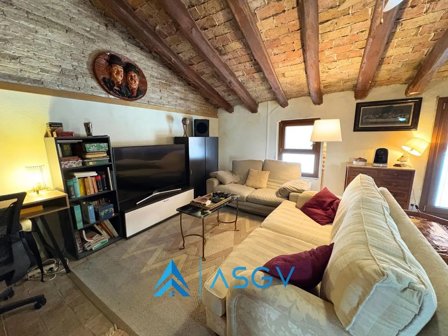 Sala de estar de Casa o chalet en venta en Torrelavit con Calefacción, Terraza y Balcón