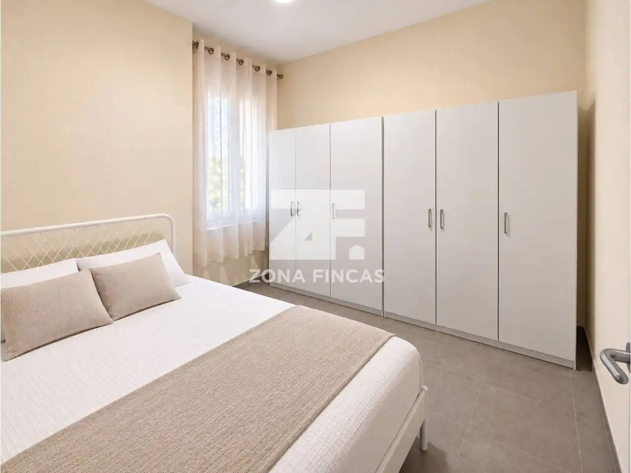 Schlafzimmer von Wohnung zum Verkauf in Badalona mit Klimaanlage, Heizung und Terrasse