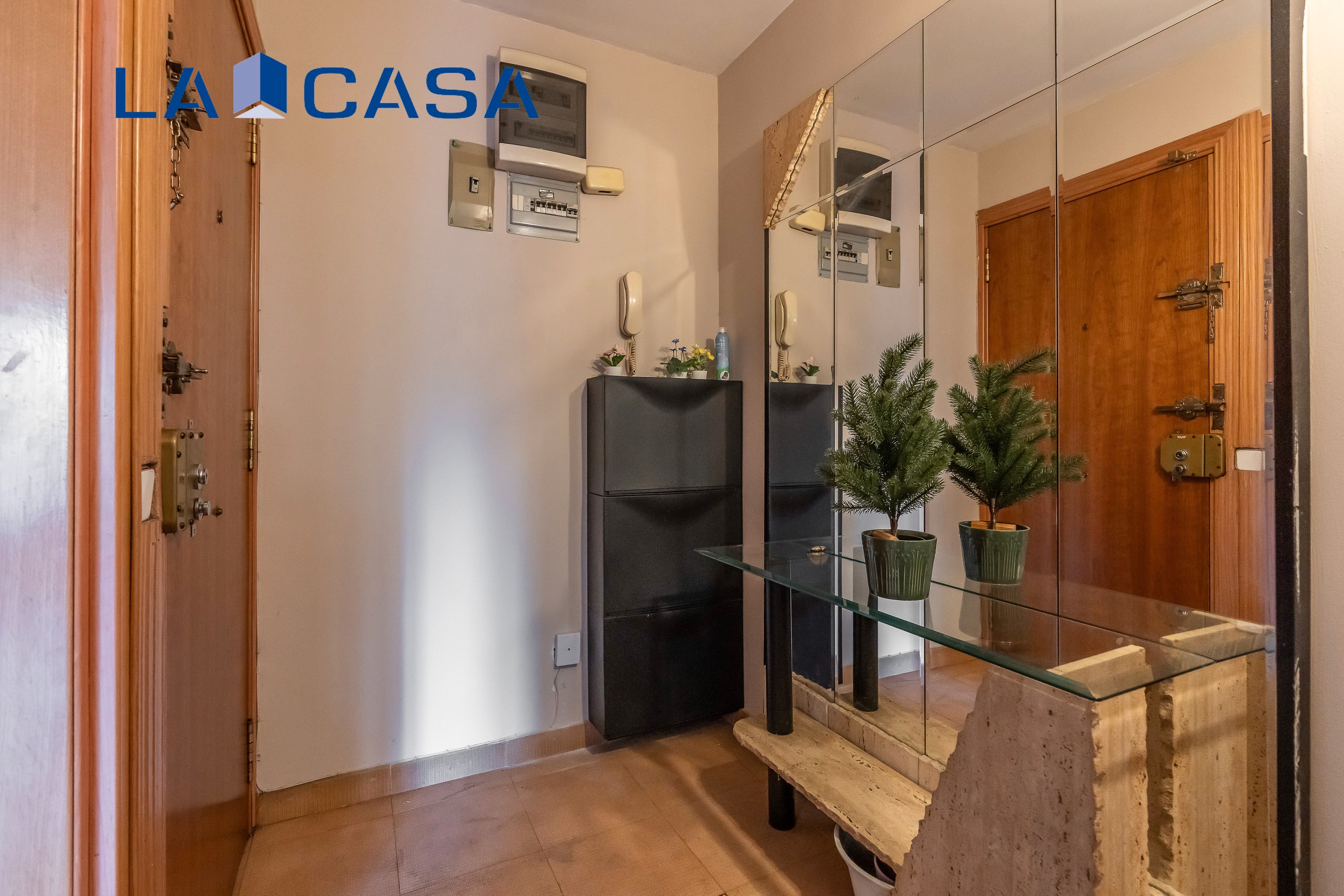 Flat for sale in  Madrid Capital  with Heating