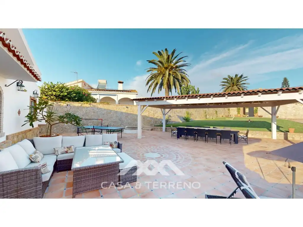 Jardí de Casa o xalet en venda en Vélez-Málaga amb Piscina, Moblat i TV