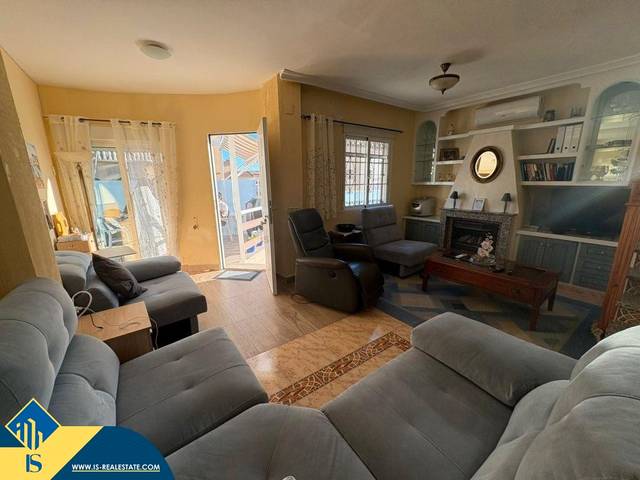 Casa-chalet en Venta en Villamartín - Las Filipinas