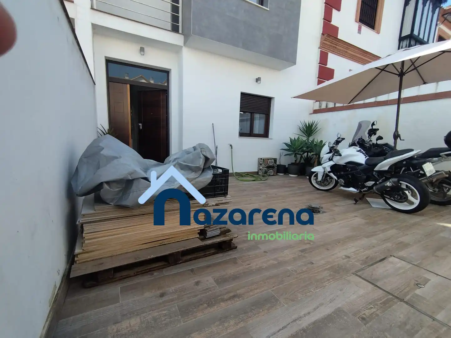 Casa adosada en venda en Dos Hermanas amb Aire condicionat, Jardí privat i Terrassa