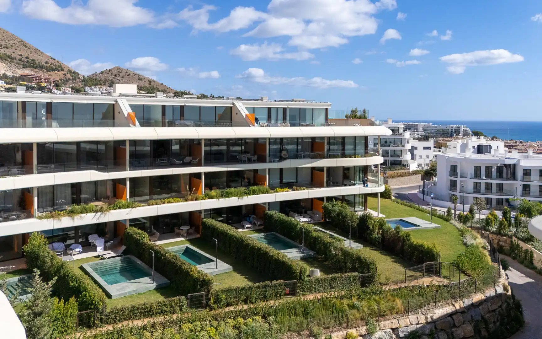 Vista exterior de Planta baixa en venda en Fuengirola amb Aire condicionat, Jardí privat i Terrassa