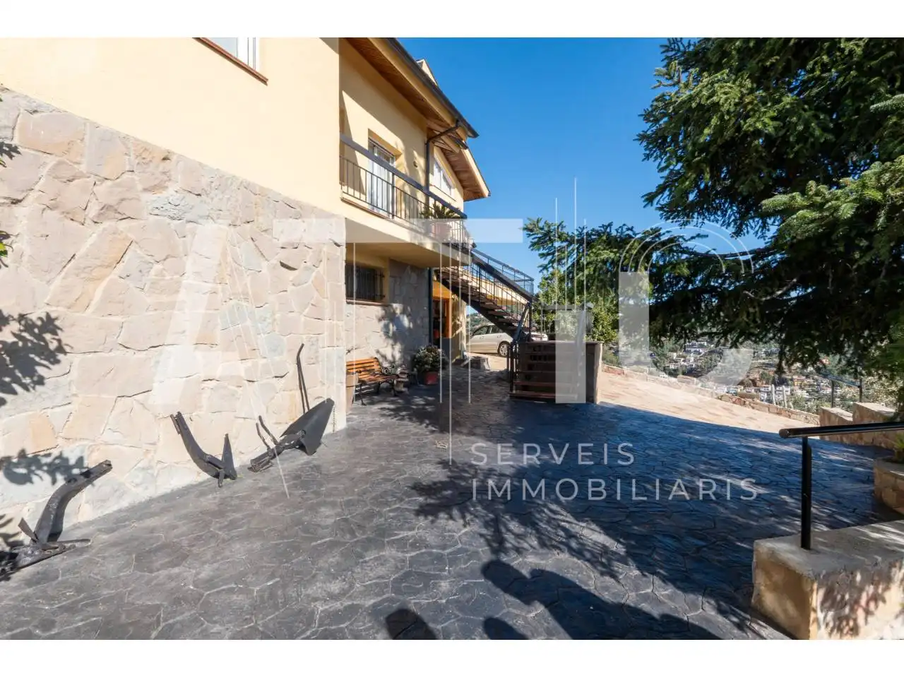 Vista exterior de Casa o xalet en venda en Castellar del Vallès amb Aire condicionat, Calefacció i Terrassa