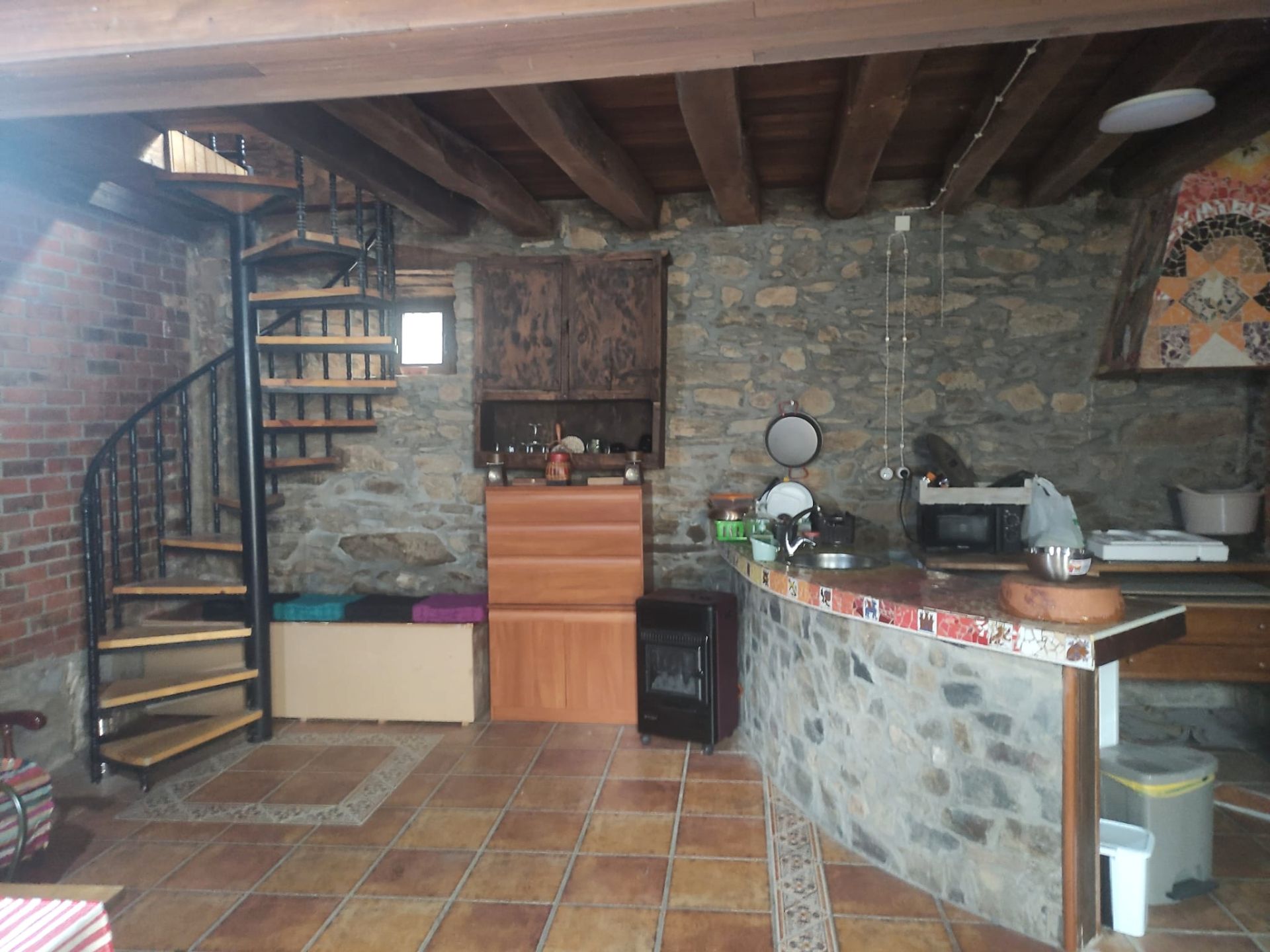 Cuina de Casa o xalet en venda en Torre del Bierzo amb Calefacció i Balcó