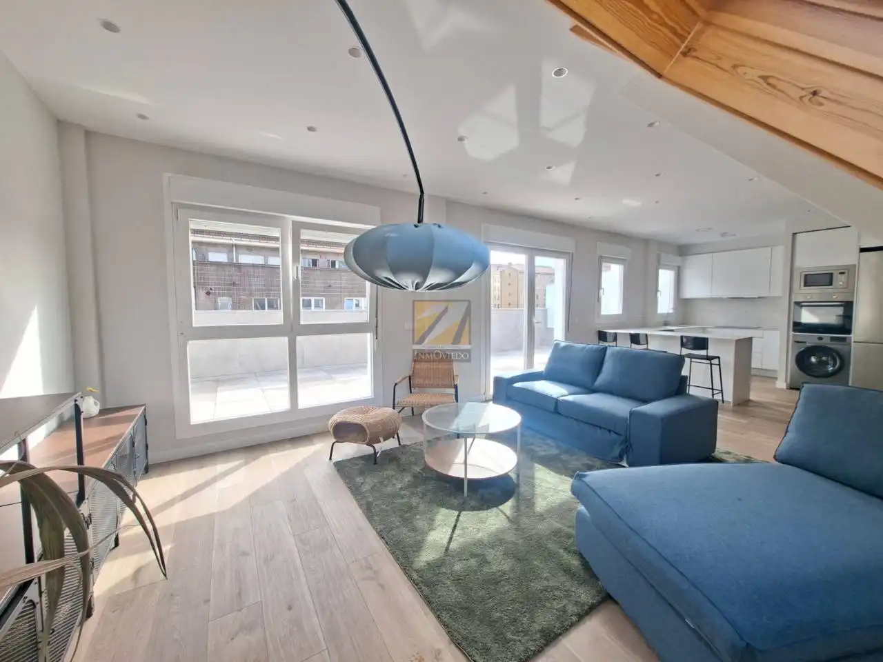 Living room of Attic for sale in Oviedo   with Heating, Terrace and Furnished
