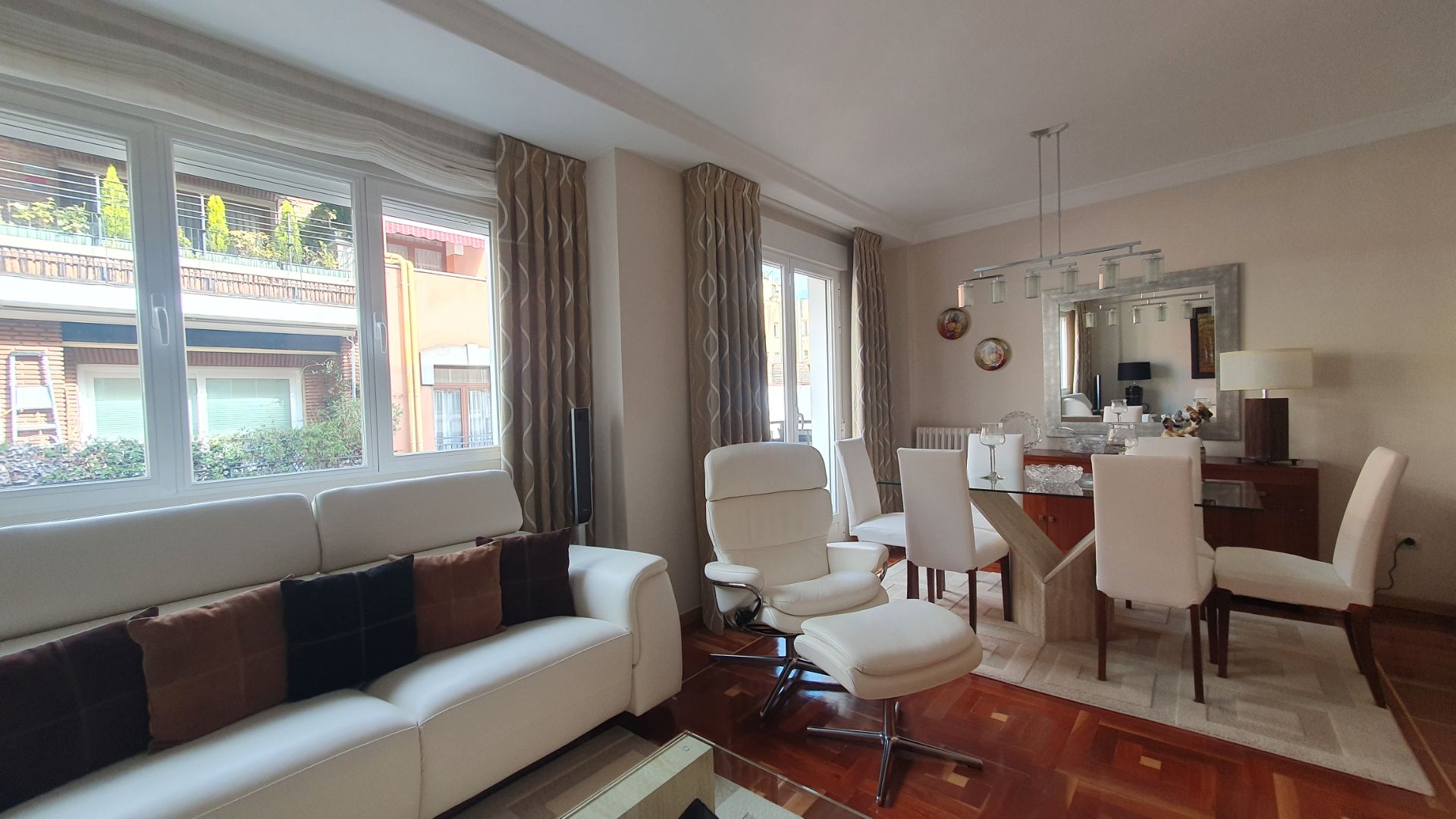 Sala de estar de Piso en venta en  Madrid Capital con Aire acondicionado, Calefacción y Parquet
