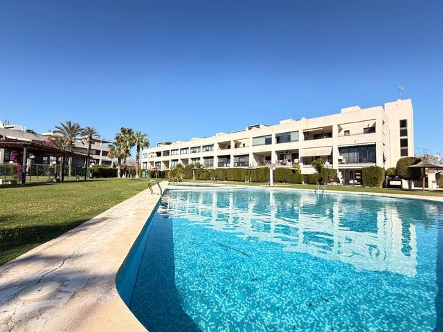 Casa-chalet en Venta en Calle POLIN LAPORTA, 13 en Alicante Golf