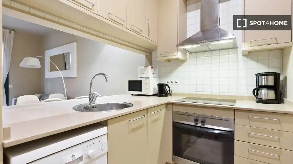 Flat with terrace to rent in Ciutat Vella, imagen 6