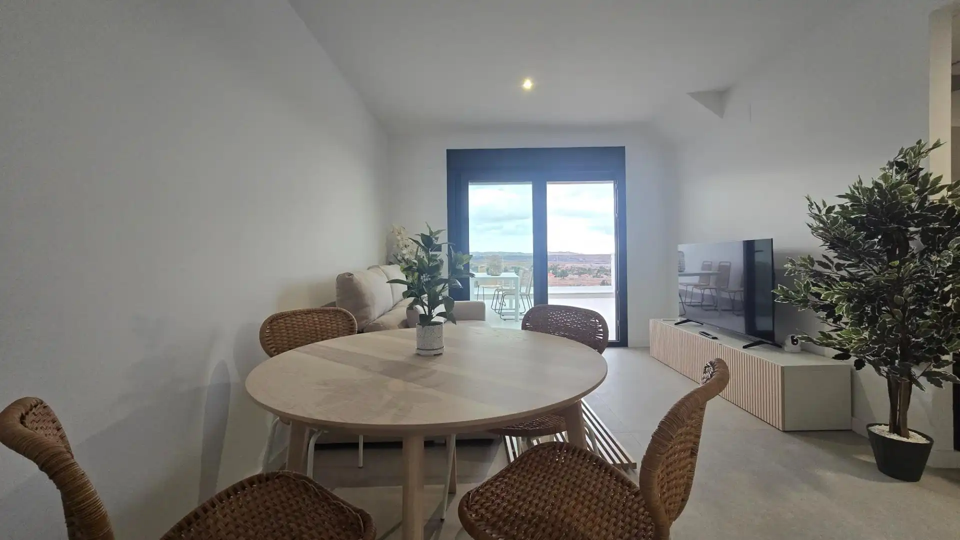 Menjador de Apartament en venda en Mutxamel amb Terrassa i Piscina comunitària