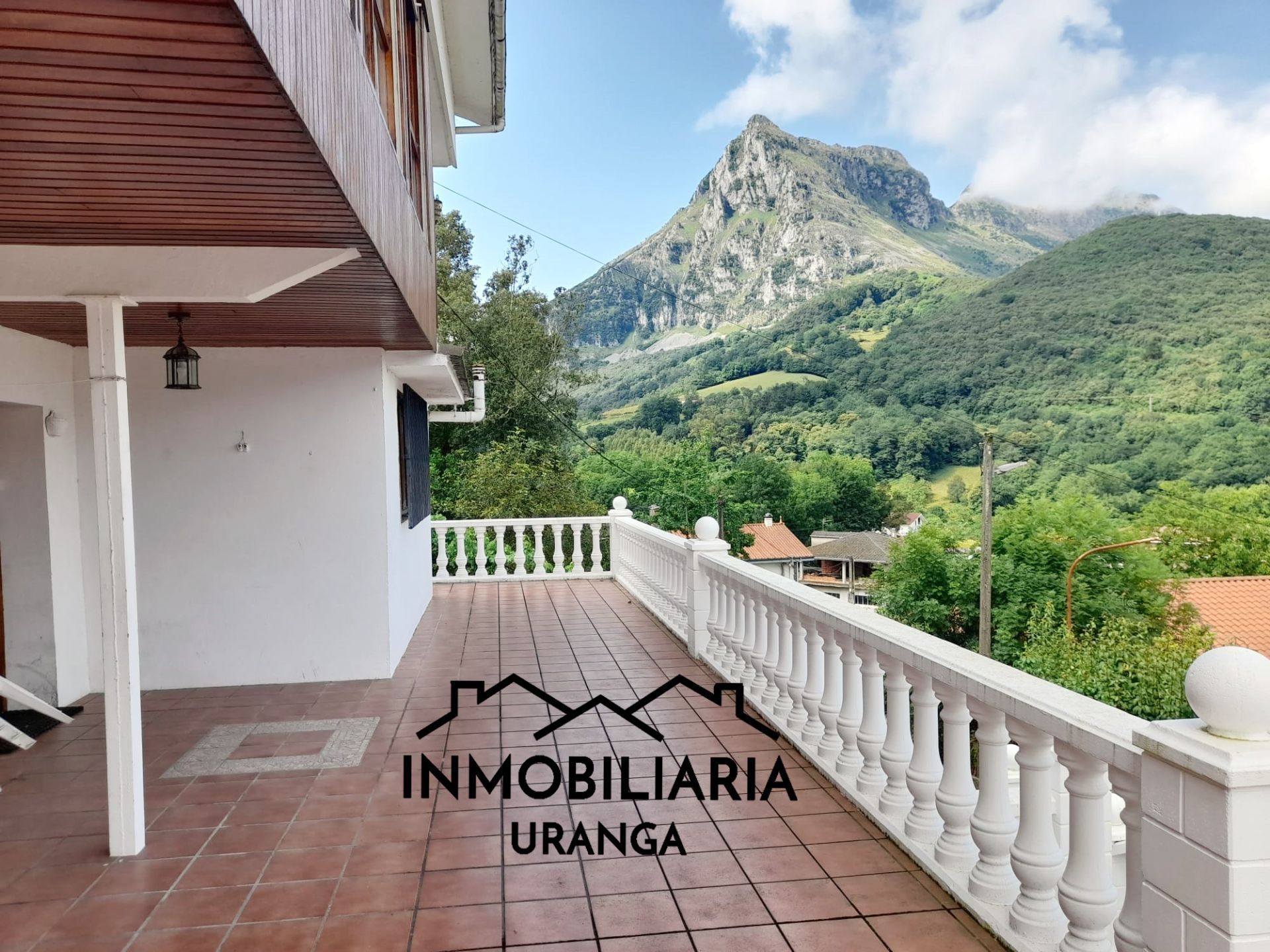 Vista exterior de Casa o chalet en venta en Ramales de la Victoria con Calefacción, Jardín privado y Terraza