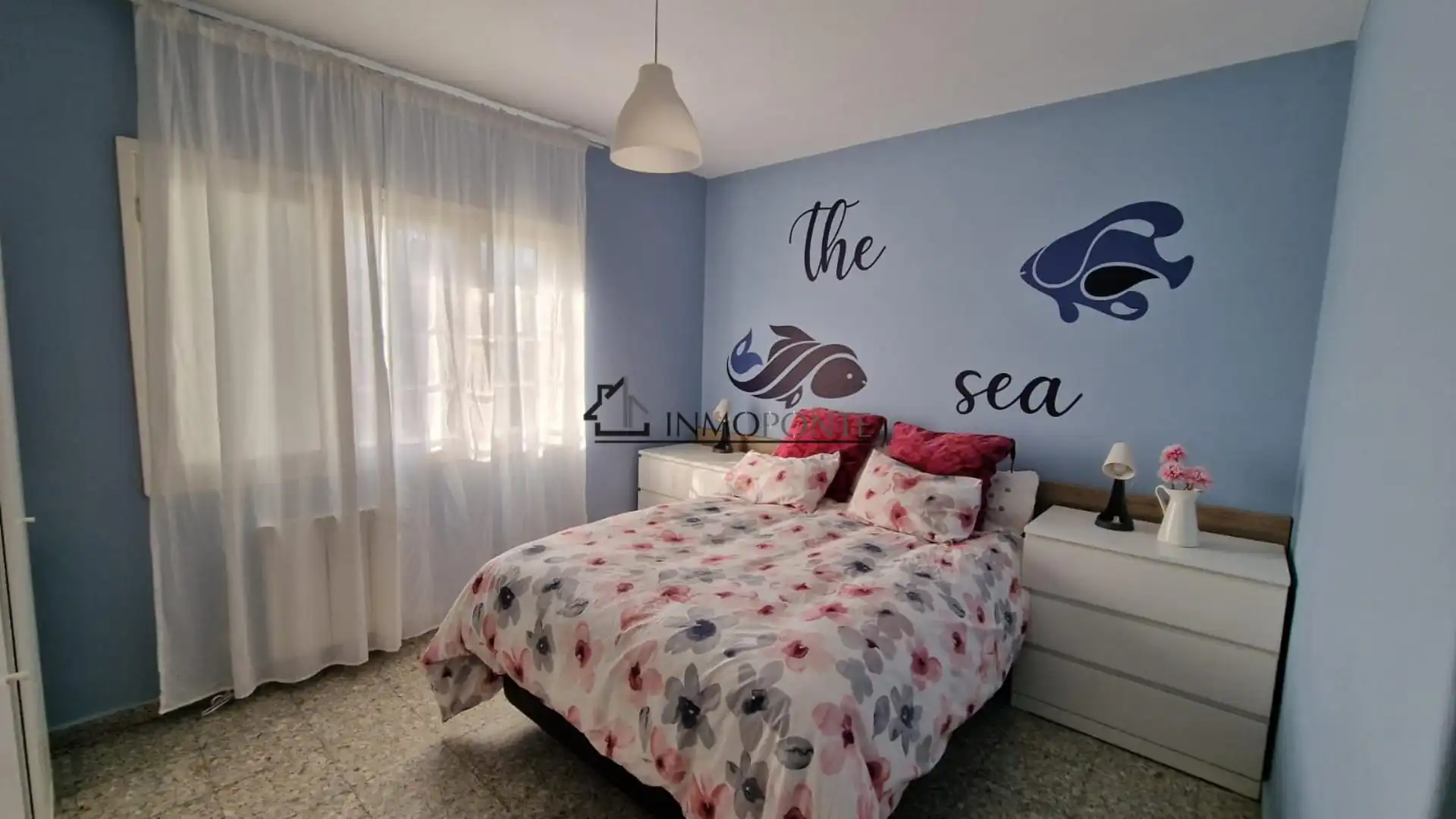 Dormitori de Casa o xalet en venda en Pontevedra Capital  amb Jardí privat