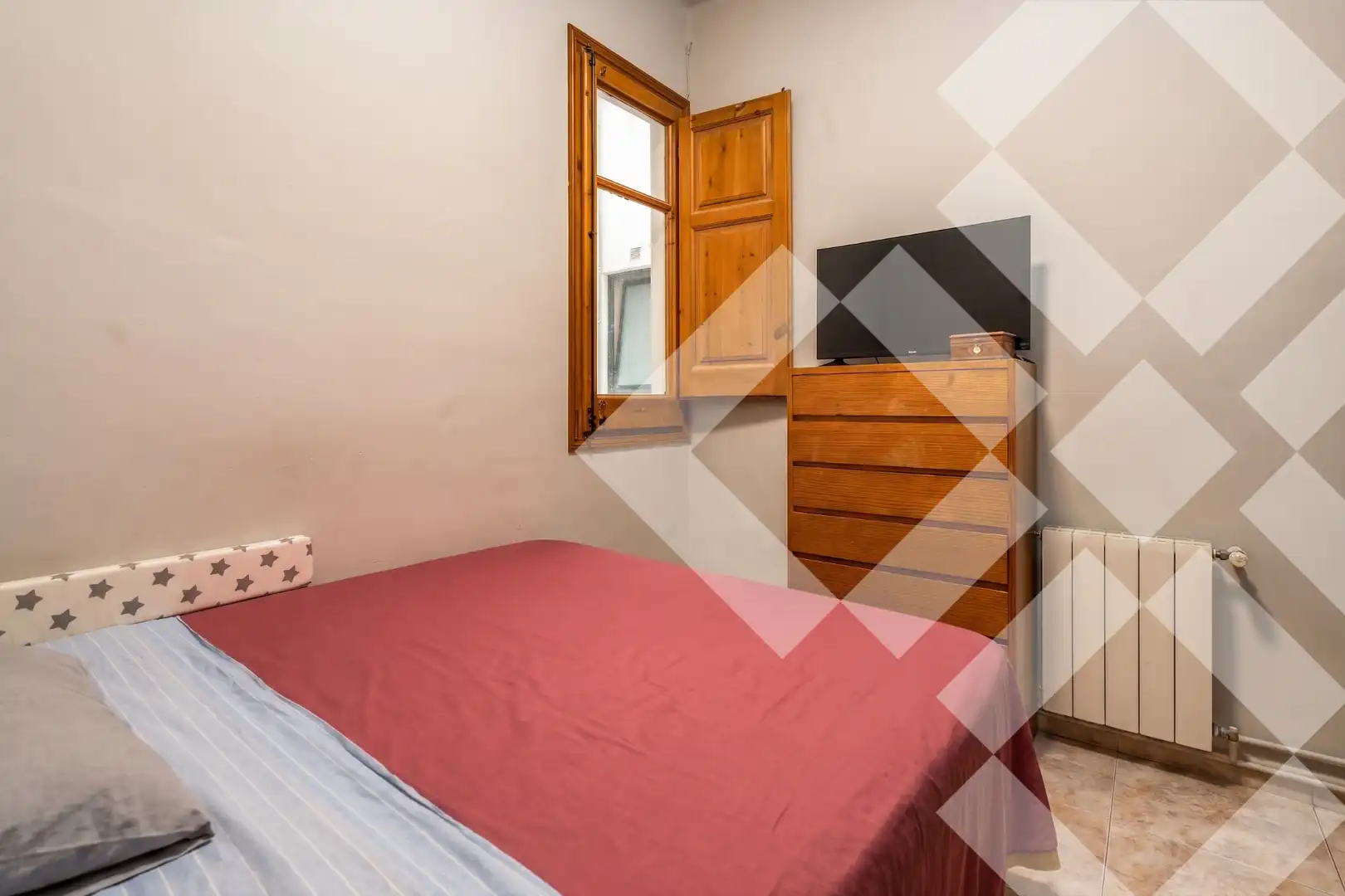 Schlafzimmer von Wohnung zum Verkauf in Barcelona mit Heizung, Ofen und Balkon