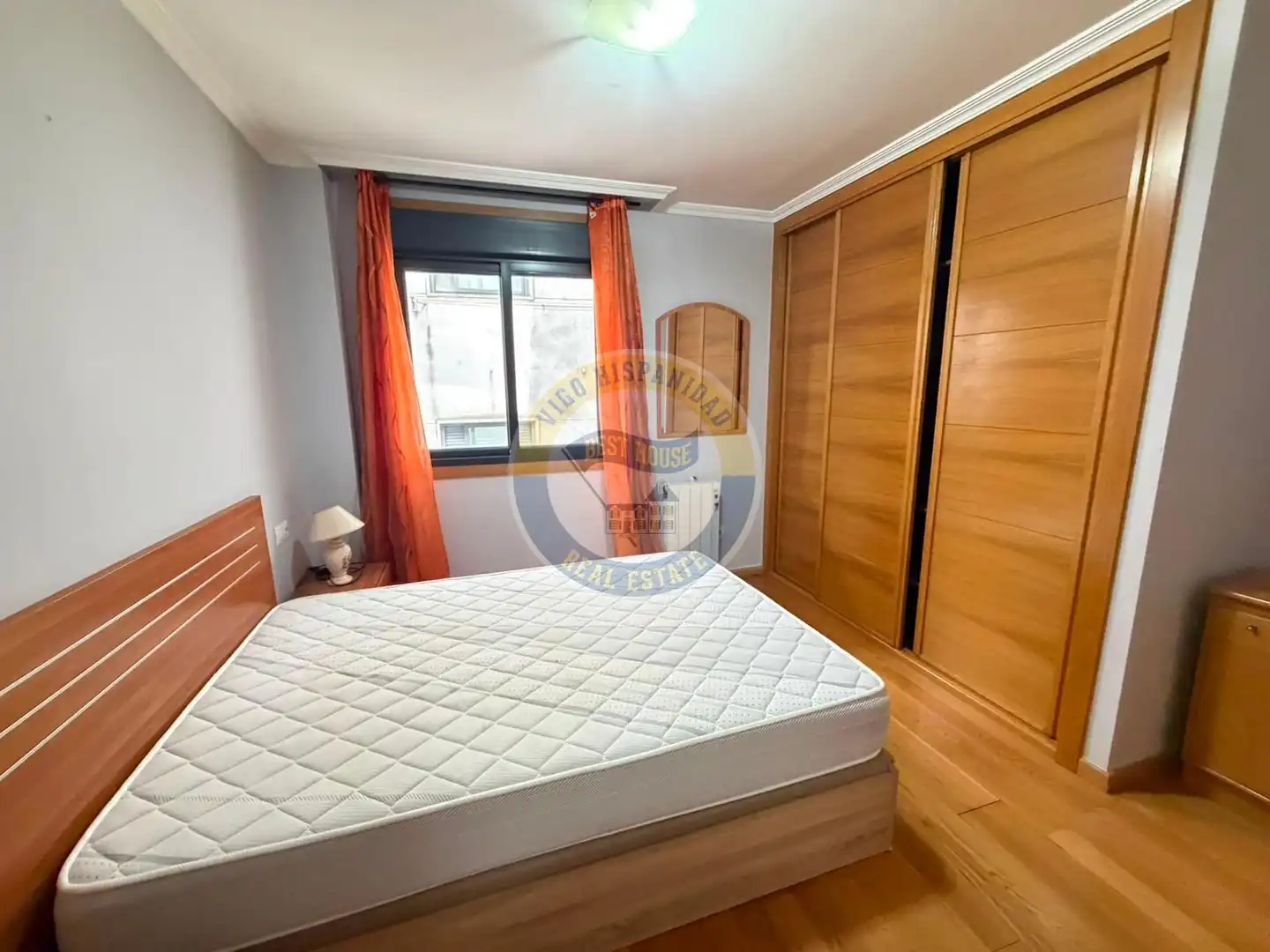Habitación de Apartamento de alquiler en Vigo  con Calefacción y Amueblado