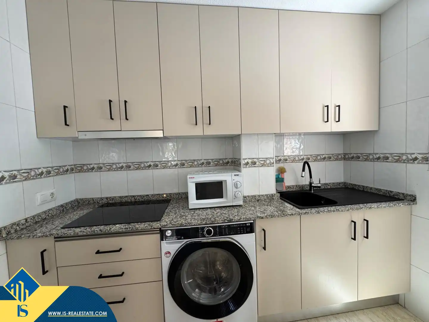 Cuina de Casa o xalet en venda en Torrevieja amb Aire condicionat, Terrassa i Traster