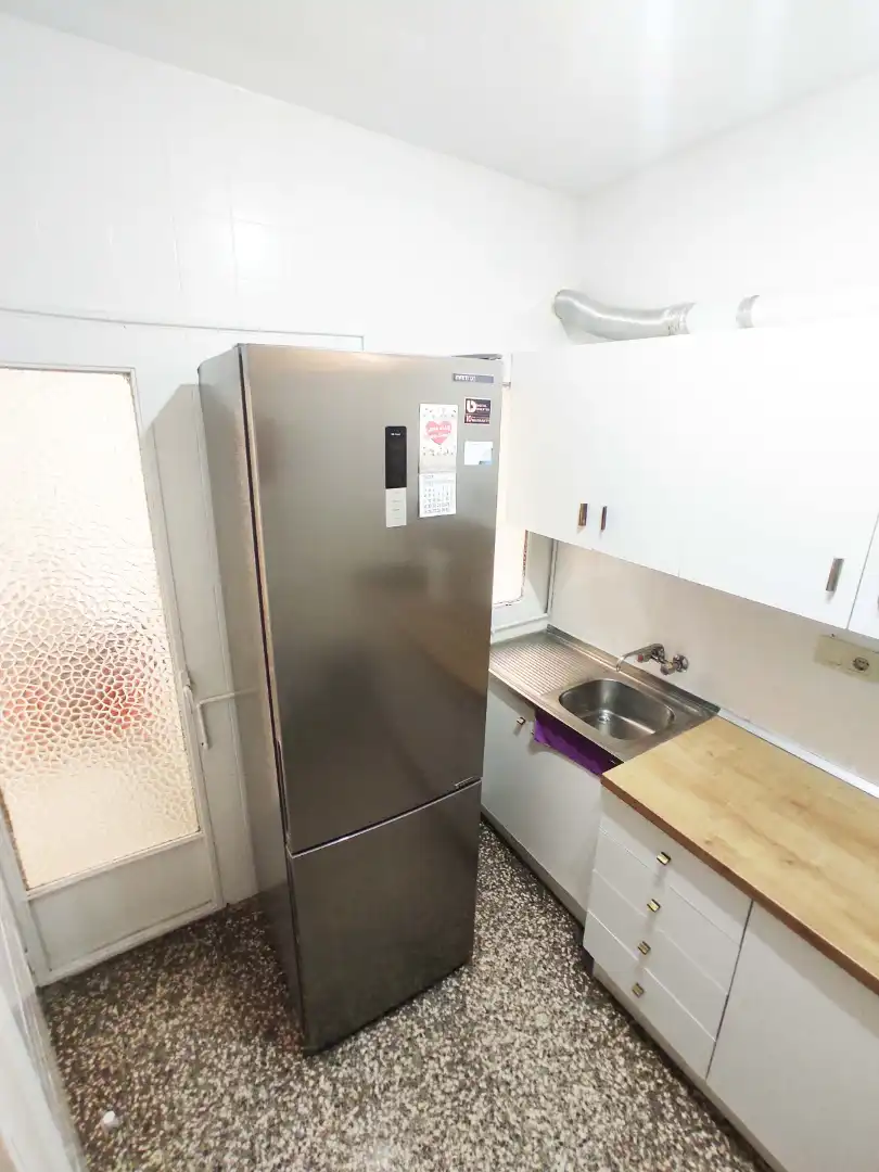 Kitchen of Flat for share in Granada  with Furnished, Washing machine and Microwave