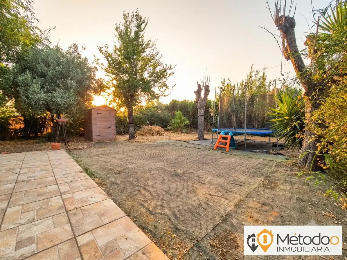 Houses for sale in La Rinconada  with Air Conditioner, Private garden and Swimming Pool
