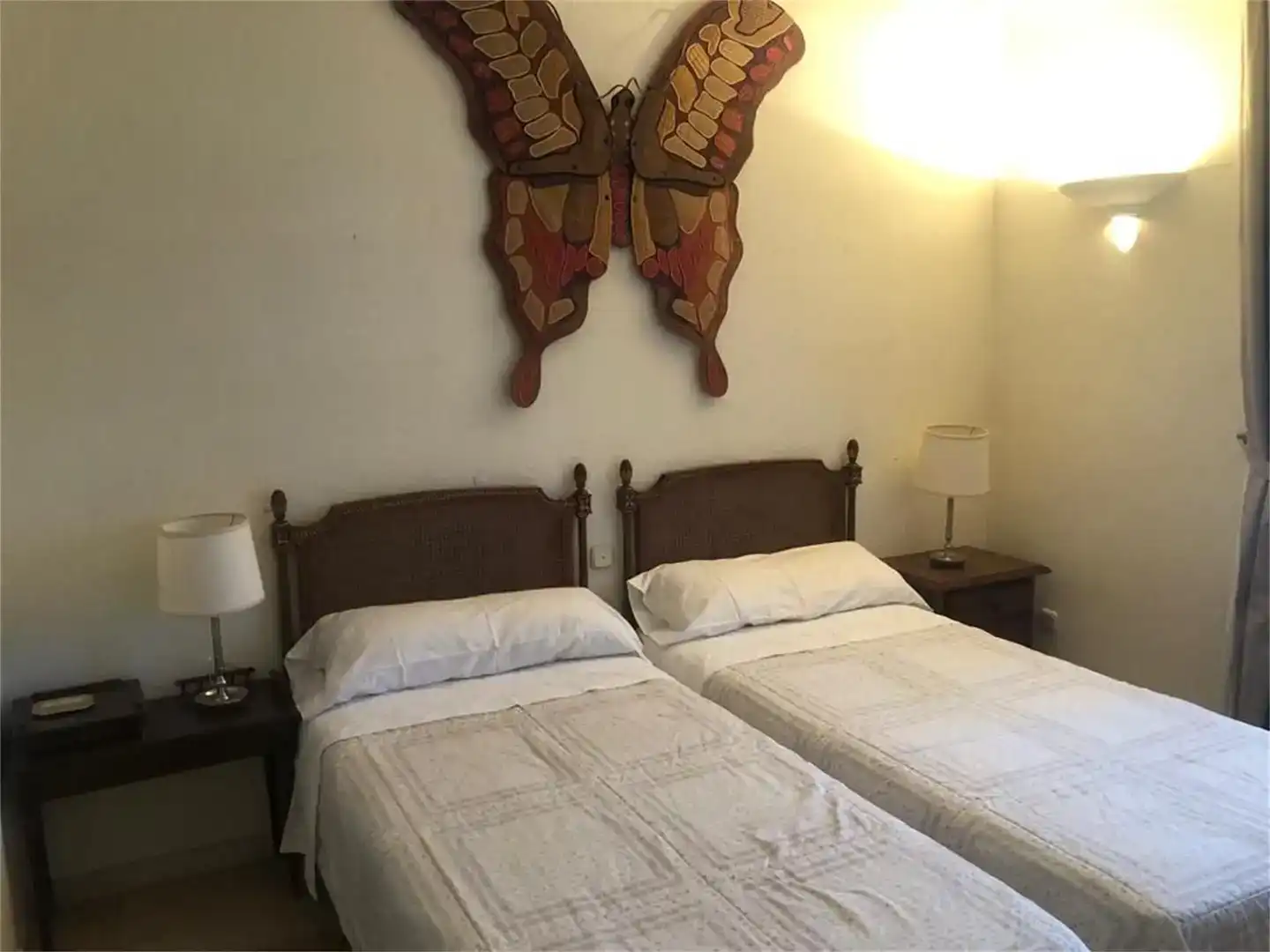 Dormitori de Casa adosada en venda en Estepona amb Aire condicionat, Piscina i Balcó