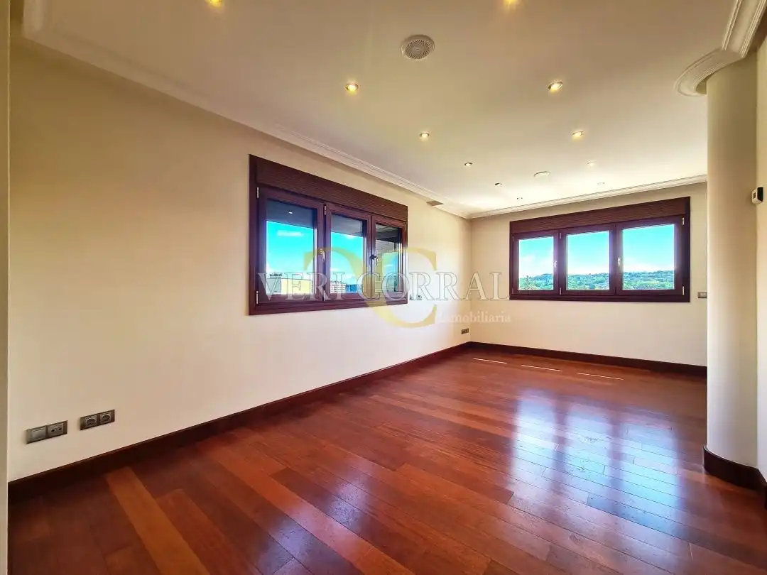 Casa o chalet en venta en Oviedo  con Calefacción, Jardín privado y Terraza