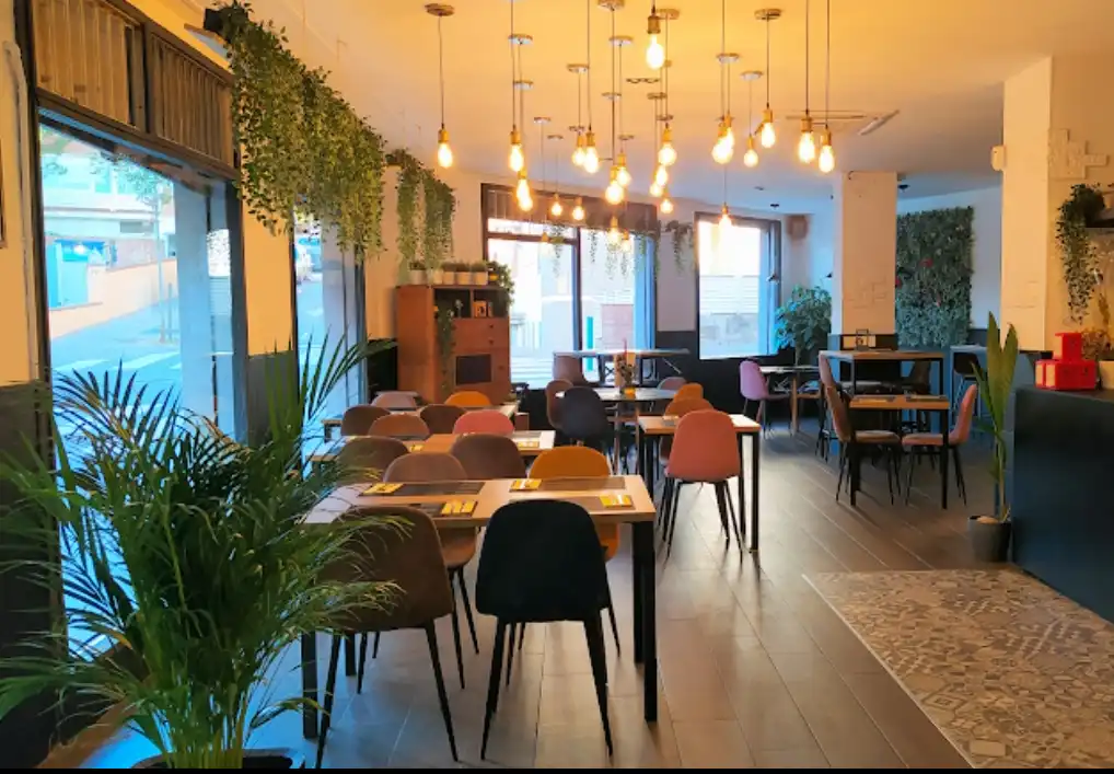 Business premises to rent in Carrer Font, imagen 2