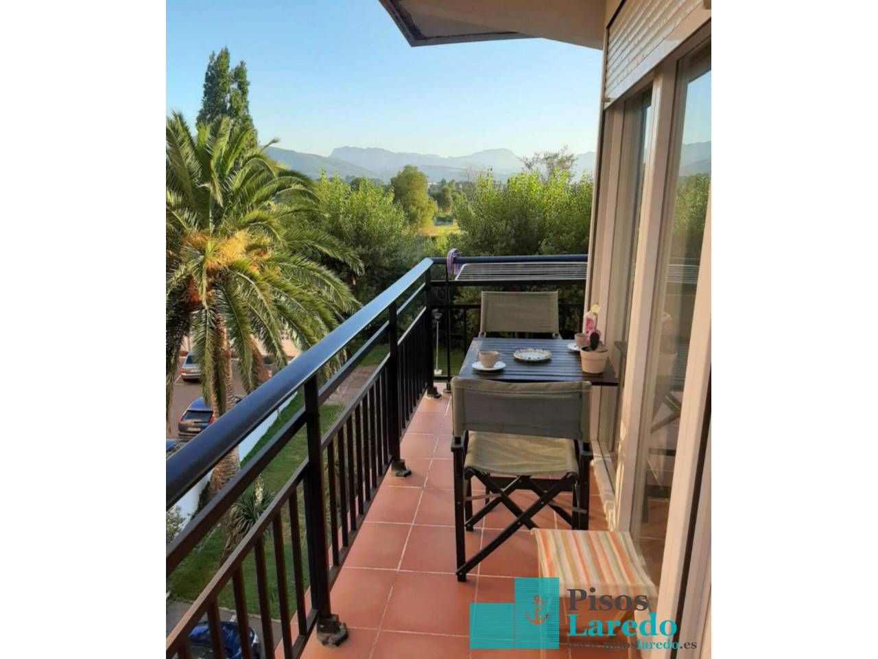 Terrassa de Pis de lloguer en Laredo amb Terrassa i Moblat