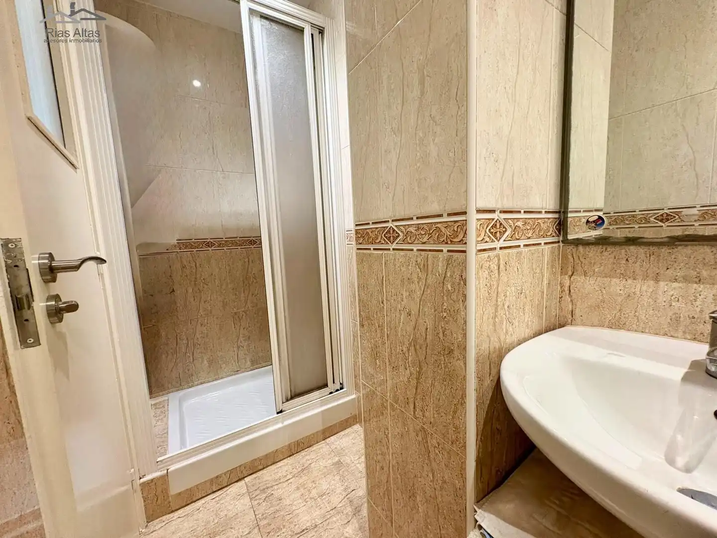 Bany de Pis en venda en A Coruña Capital  amb Calefacció